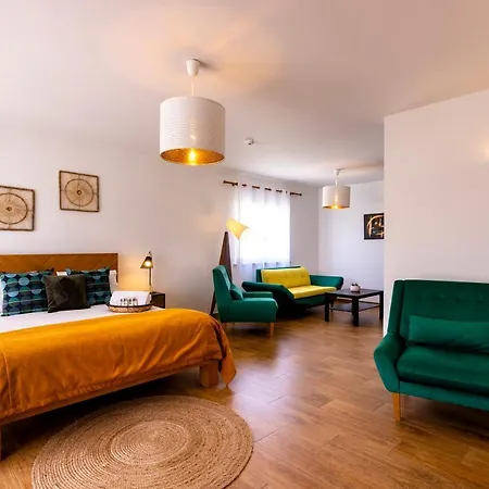 Ohana House Bed & Breakfast 4*